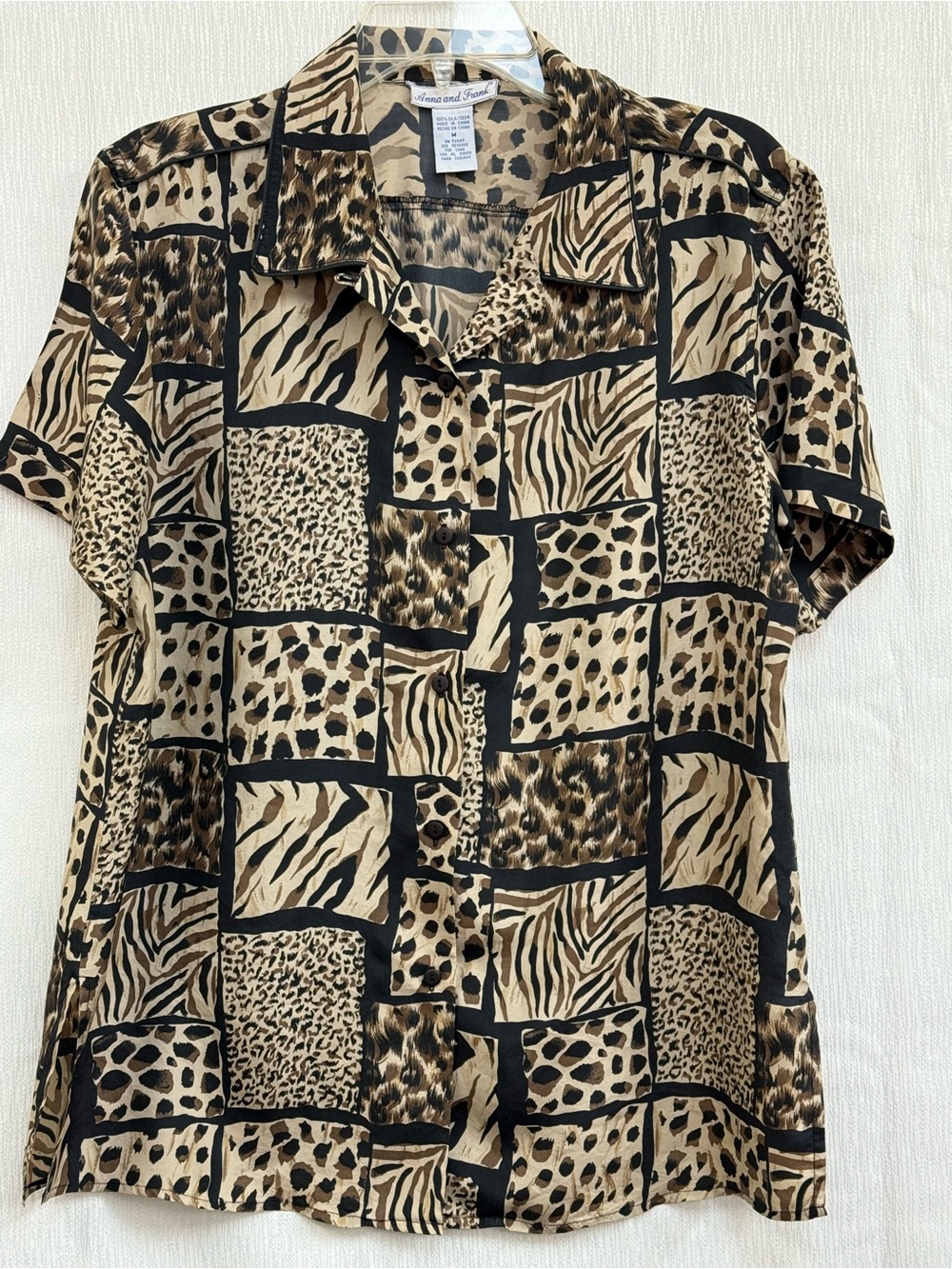 Anna and Frank women’s Short-Sleeve Animal Print Button-Up Shirt - Beige/Black